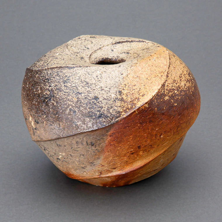photo Flower Vessel of Natural Marbled Clay