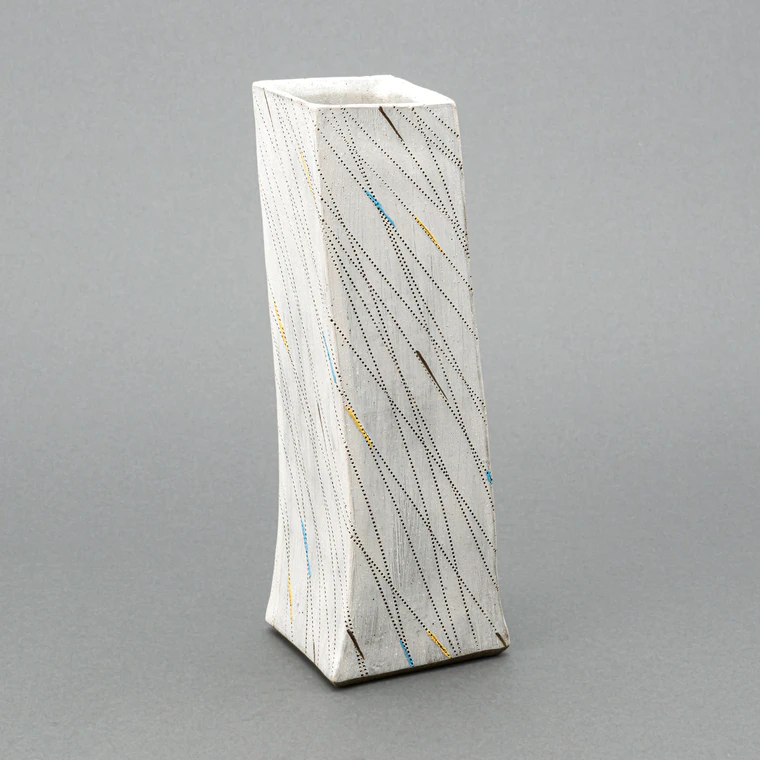 photo Flower Vessel with Line Design in Colored Slip