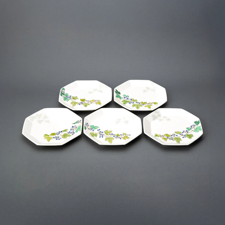 photo Set of Octagonal Plates with Wild Grape Design in Overglaze Enamel (Set of 5)