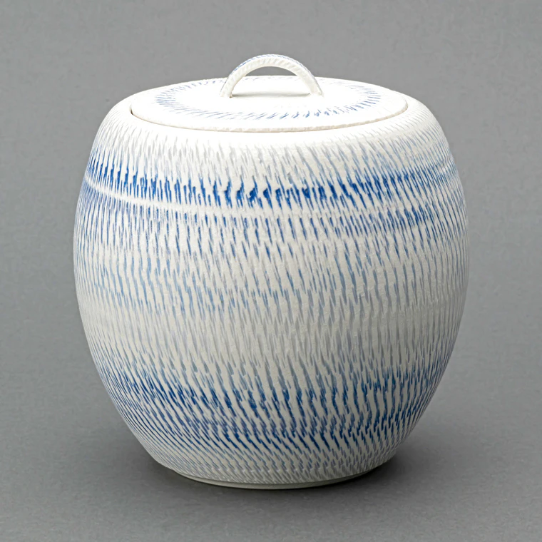 photo Fresh Water Jar with Engraved Line Inlay Blue