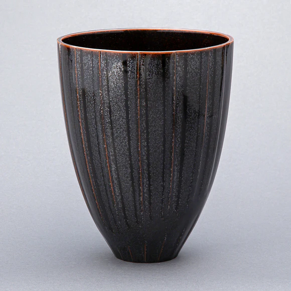 Tenmoku Glazed Vase with Engraved Line Design