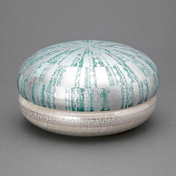 Covered Food Box with Silver Decoration and Dull Emerald Glaze Lingering Feeling