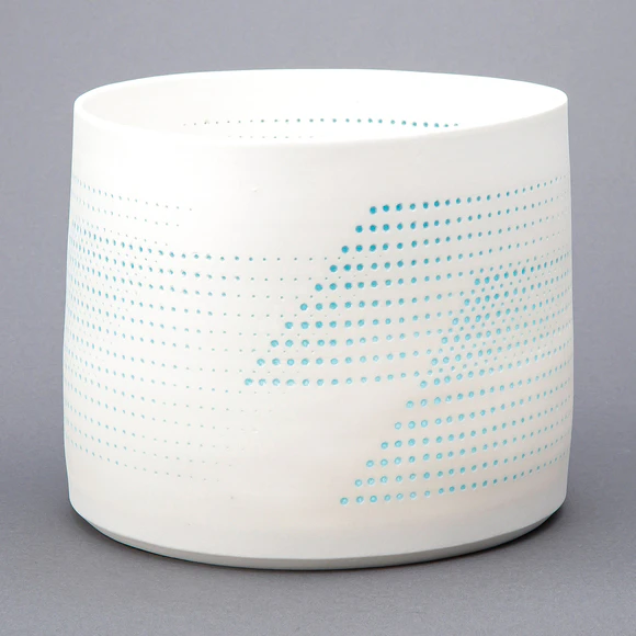 "Flower Vase with Hotaru-de Piercing "Spring Gale"