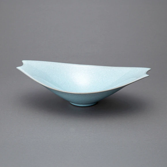 Bowl with Celadon and Ice-crackle Design