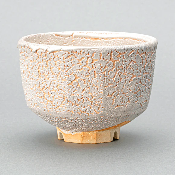 Hagi Tea Bowl with Carved Lines and Sharkskin (Kairagi) Glaze