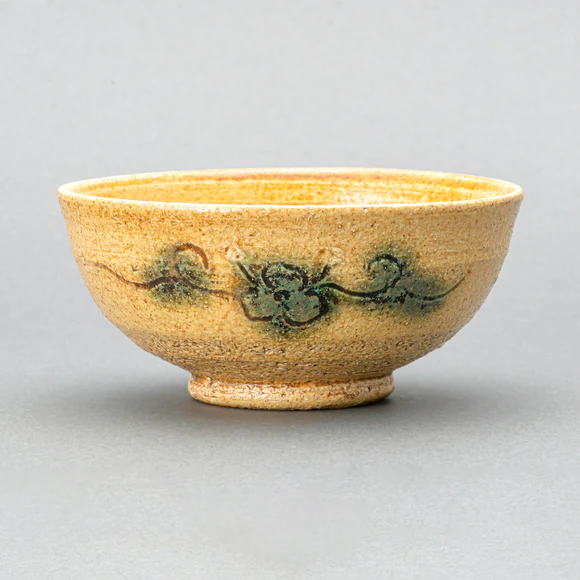 Kiseto Tea Bowl with Tanpan Copper Green Spot, Grass and Flower Design
