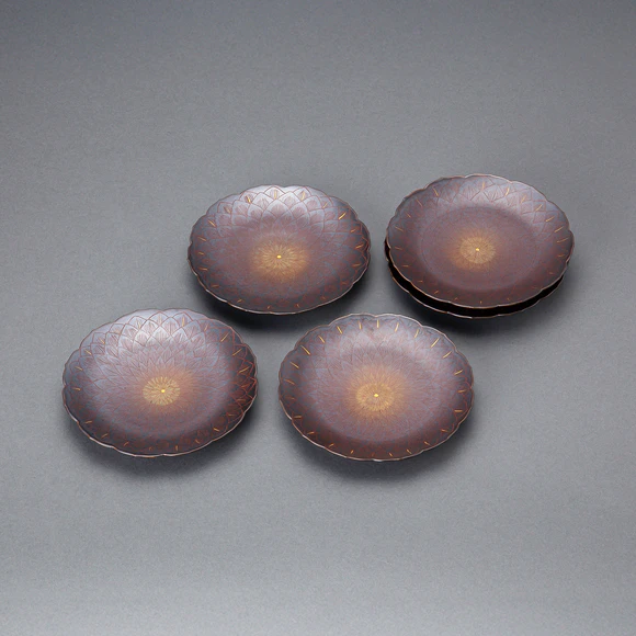 Flower-Shaped Plate with Black Glaze Dahlia