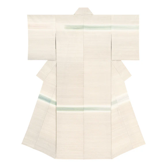 Kimono of Tsumugi Listening to the Sounds of the Ocean