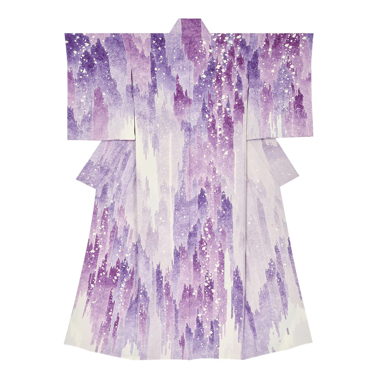 photo Formal Kimono with Design in Yūzen Dyeing "Light Filtering Through the Wisteria"