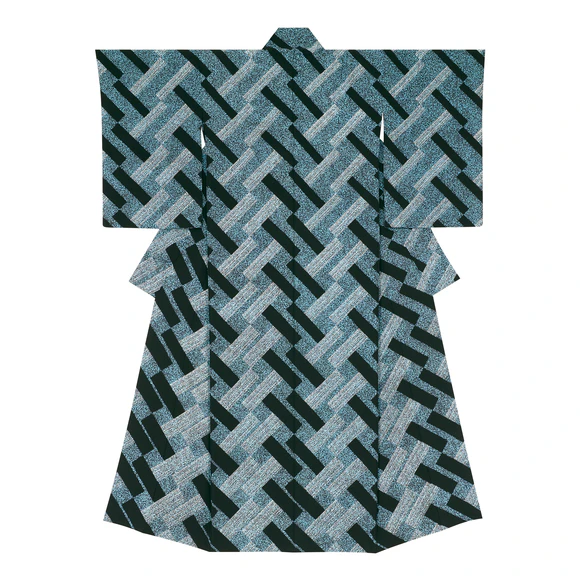 Kimono with Design in Yūzen Dyeing "Stoneblock Pavement and Frost Covered Trees"