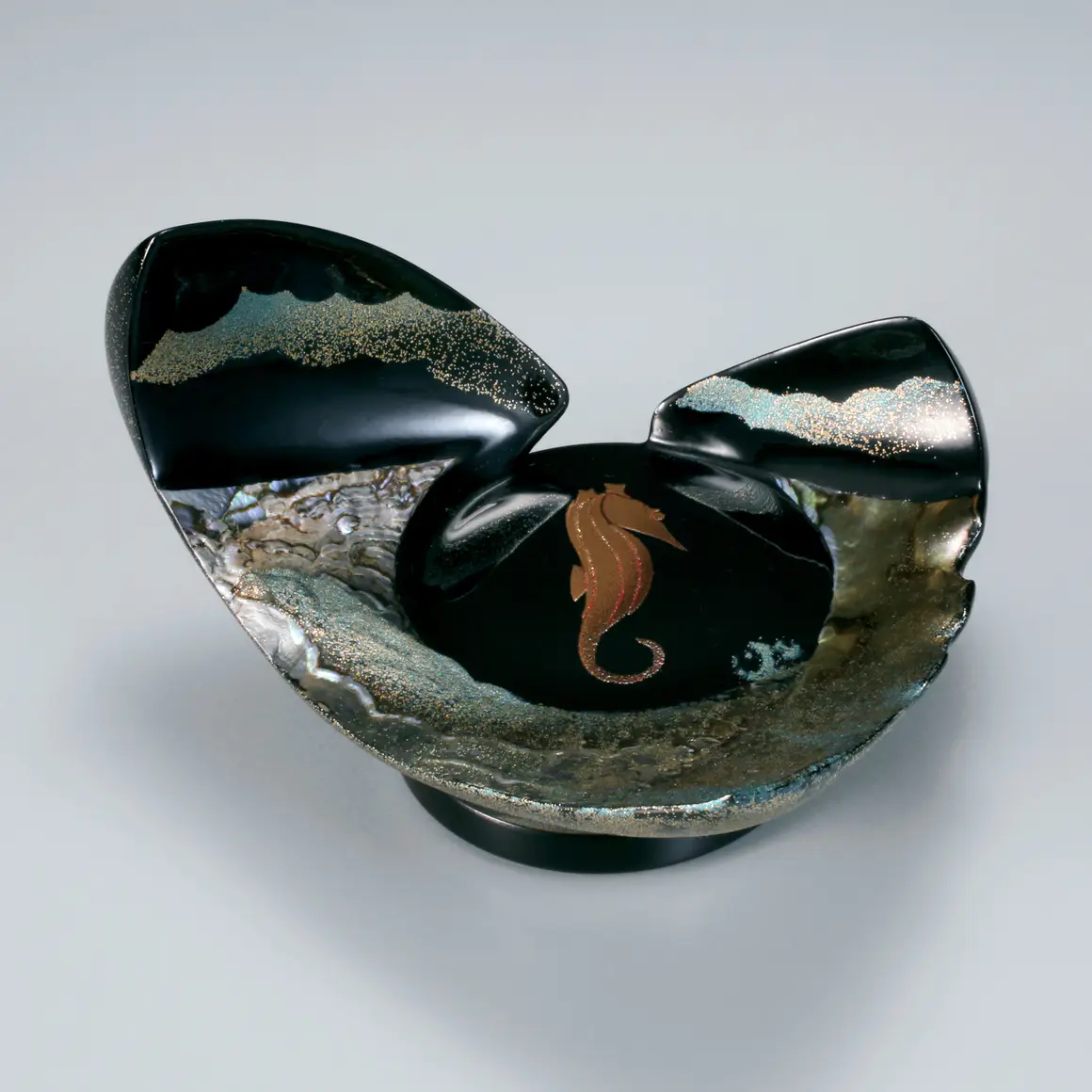 漆器 盆 菓子器 魚蒔絵 黒塗り　螺鈿香合 m_2x_54.jpg.webp