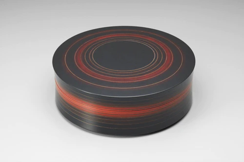 Covered Box Made by Bending Work "Burning"
