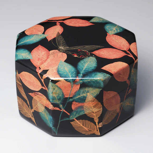 Octagonal Box of Rantai (Woven Bamboo Base) with Design in Kinma "Spangle"