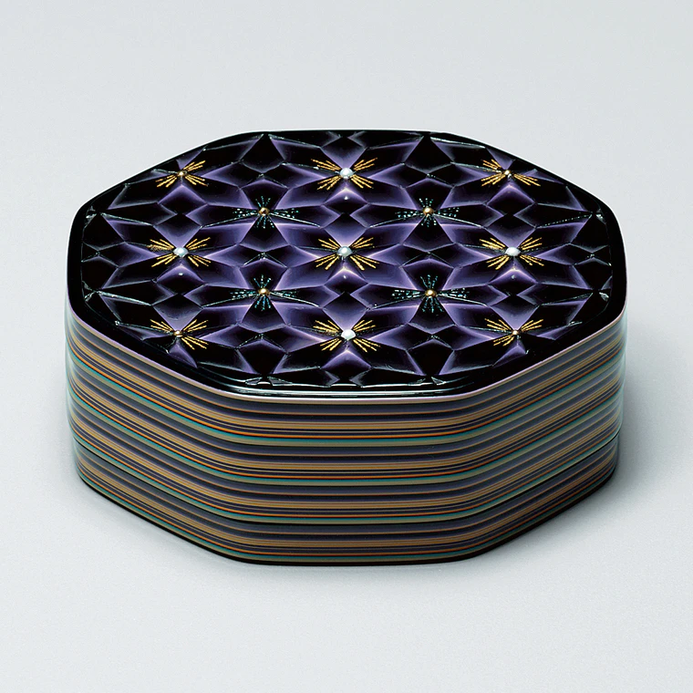photo Octagonal Incense Container with Design in Urushi Carving "Bright and Colorful"