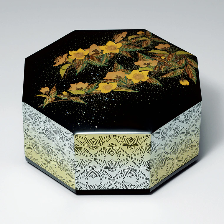 photo Octagonal Box with Design in Makie "Japanese Kerria"