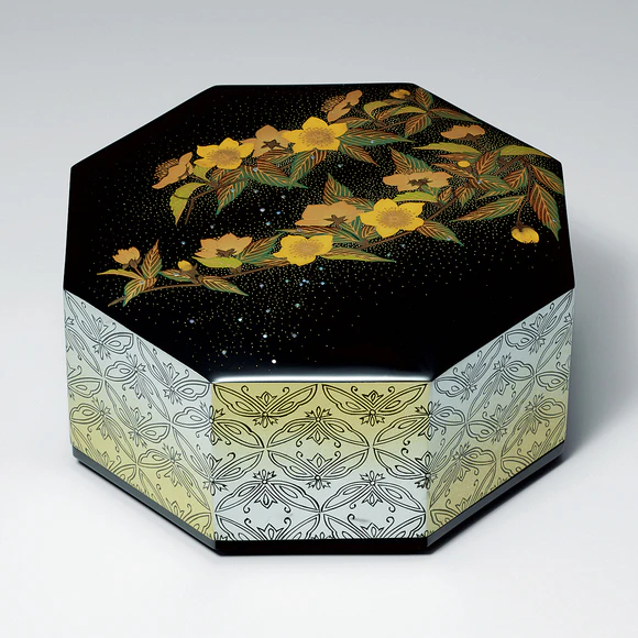 Octagonal Box with Design in Makie "Japanese Kerria"
