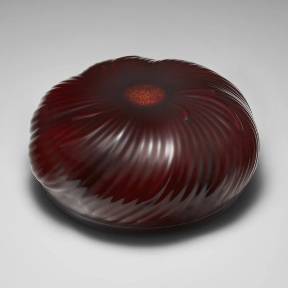 Kanshitsu Covered Vessel with Chrysanthemum Design in Tamenuri