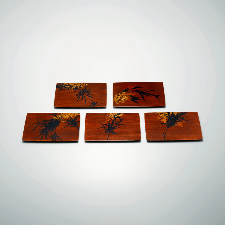 photo Serving Plates with Design in Makie "Young Grass"