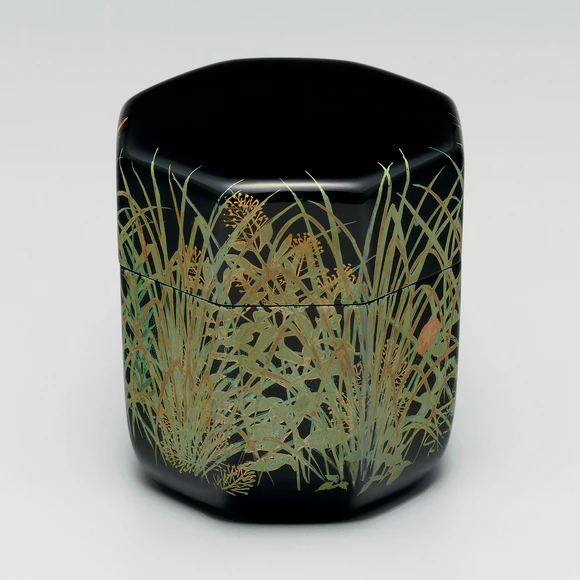 Tea Caddy of Rantai (Woven Bamboo Base) with Design in Kinma "Autumn Grass"
