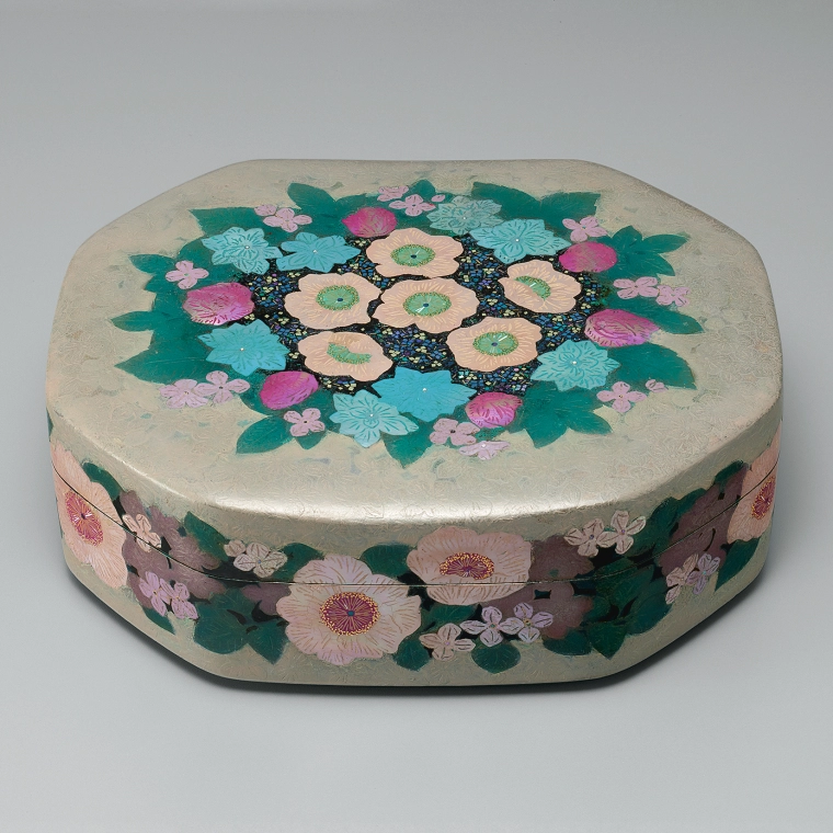 写真:乾漆切絵筥「野薔薇」