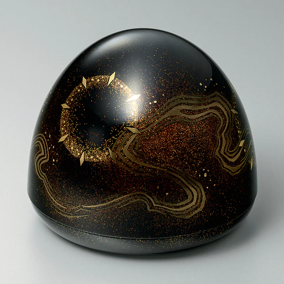 Covered Box with Design in Makie "Flow"