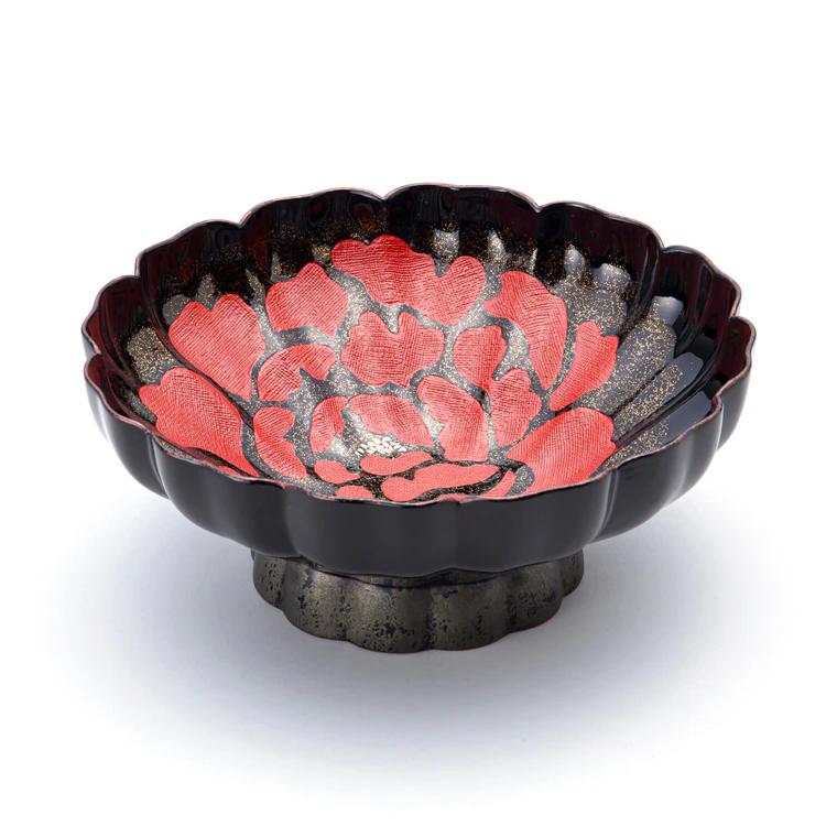photo 乾漆赤抜鉢「赤い牡丹」