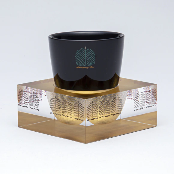 保管品　蒟醤唐草文　喰篭　揮山　径約20㎝　木箱入 籃胎蒟醤喰籠 - 国立工芸館