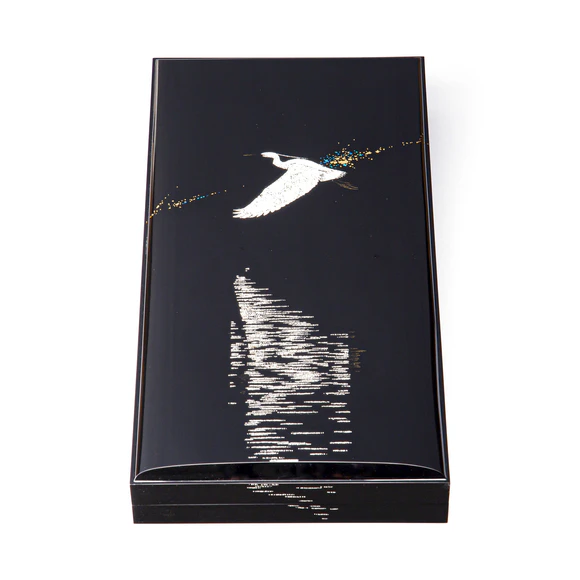 金胎卵殻蒔絵漆箱「翔風」