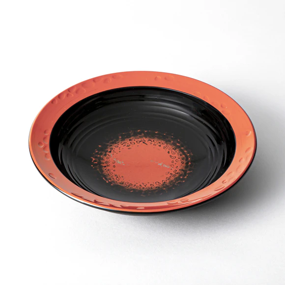 Bowl with Design in Urushi Carving and Kinma "Play"