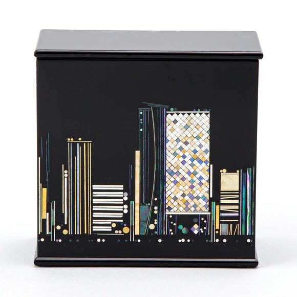 Box with Design in Irokirigai and Makie "GINZA"
