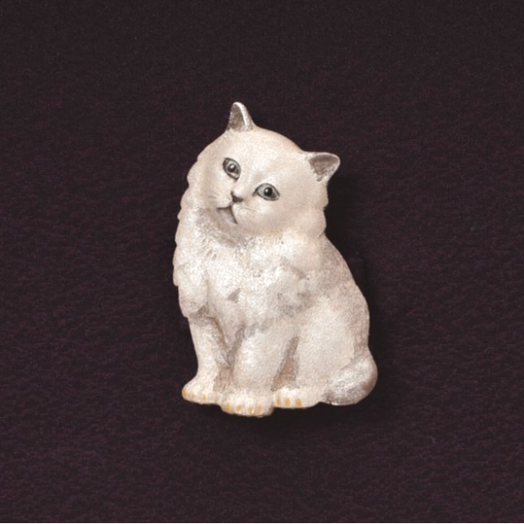 Silver Embossed Cat Obi Sash Clip