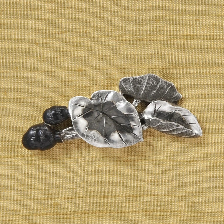 photo Metal Fitting in Shape of Taro
