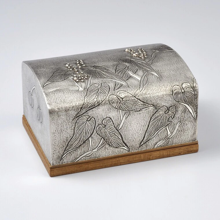 photo Silver Small Box in Shape of Yam