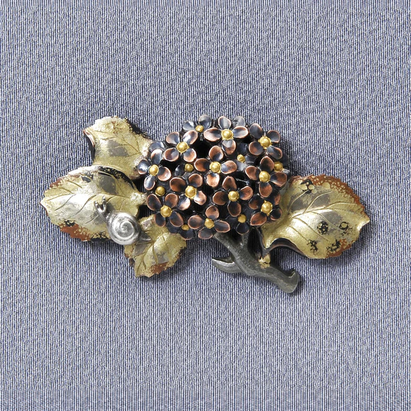 Metal Fitting in Shape of Hydrangea