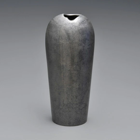 Single Flower Vase of Rōgin "A Cloud"