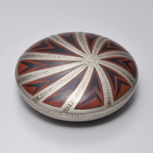 Covered Box with Arrow Wheel Design in Damascene Inlay