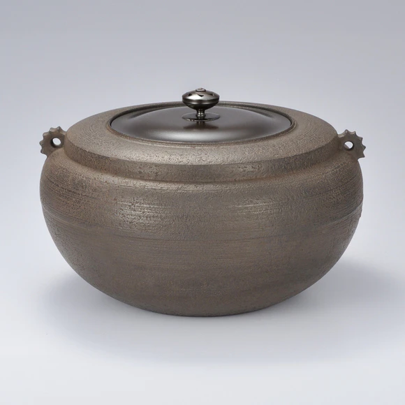 Tea Ceremony Kettle with Tiered Design
