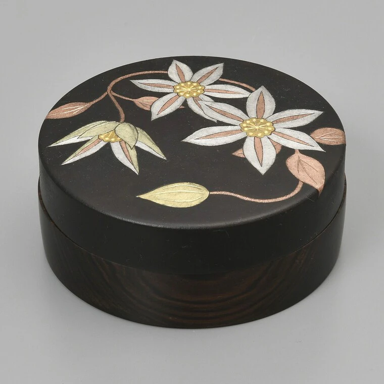 photo Iron Covered Box with Clematis Design in Damascene Inlay