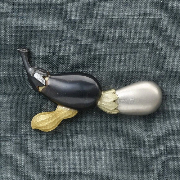 茄子と落花生金具