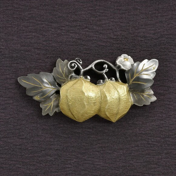 Metal Fitting in Shape of Balloon Vine