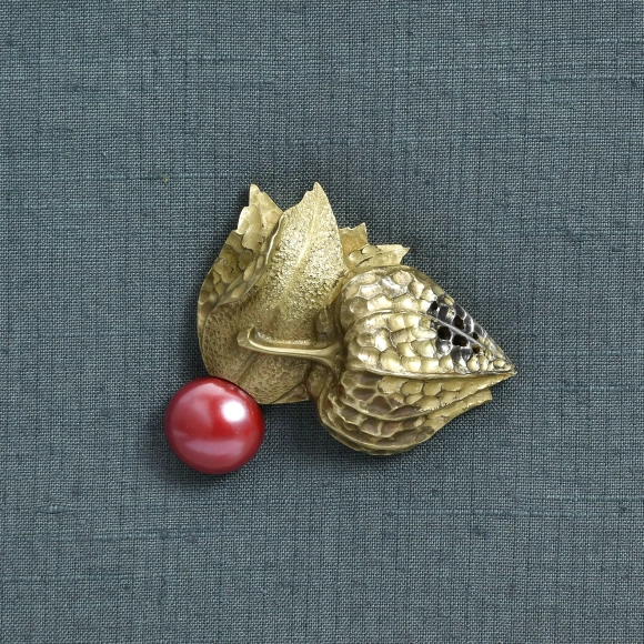 Metal Fitting in Shape of Bladder Cherries