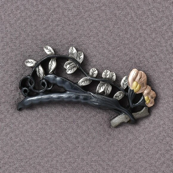 Metal Fitting in Shape of Vetch