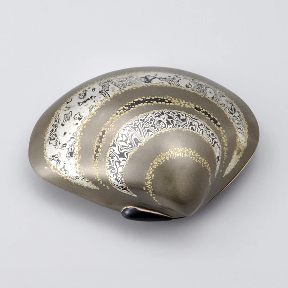 Hammered Shibuichi (Oborogin) Incense Container in Shape of Clam
