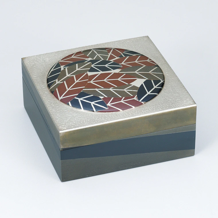 photo Box Made by Heat Welding Method and Decorated with Cutout Inlay