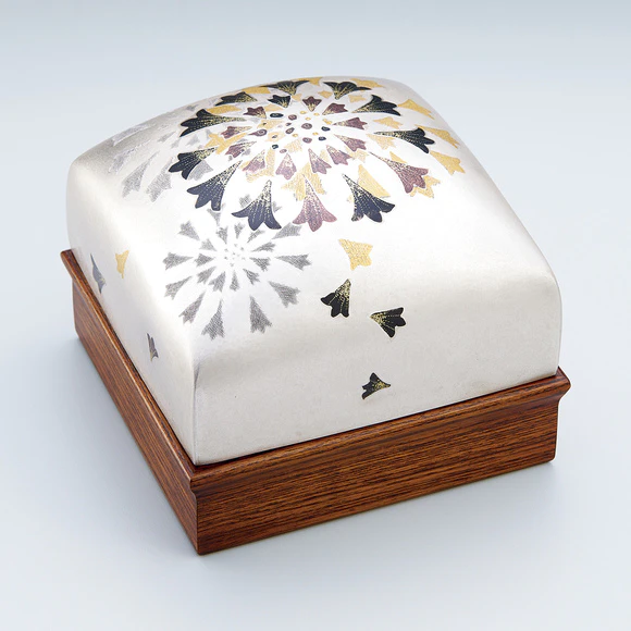 Square Box with Design in Hammered Inlay "Flowers"