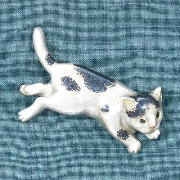 猫金具