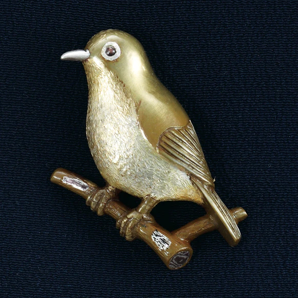 Metal Fitting in Shape of Warbling White-Eyes