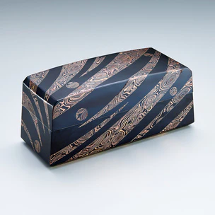 時代金工細工　古銅鍍金　花刻　緒締　V　R7366 時代金工細工 古銅鍍金 花刻 緒締 V R7366 美術品・アンティーク
