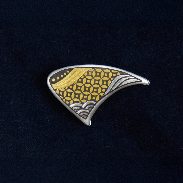 photo Embossed Brooch with Damascene Inlay "Seven Treasures"