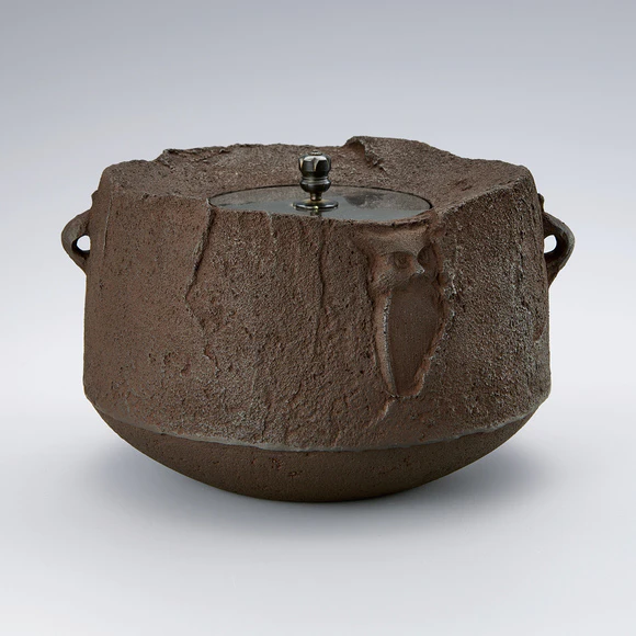 Chamfered Tea Kettle "Voice of the Forest"